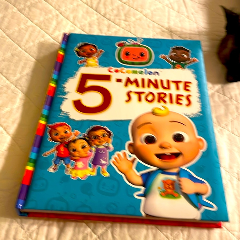 Book Cocomelon Twelve 5-minute stories